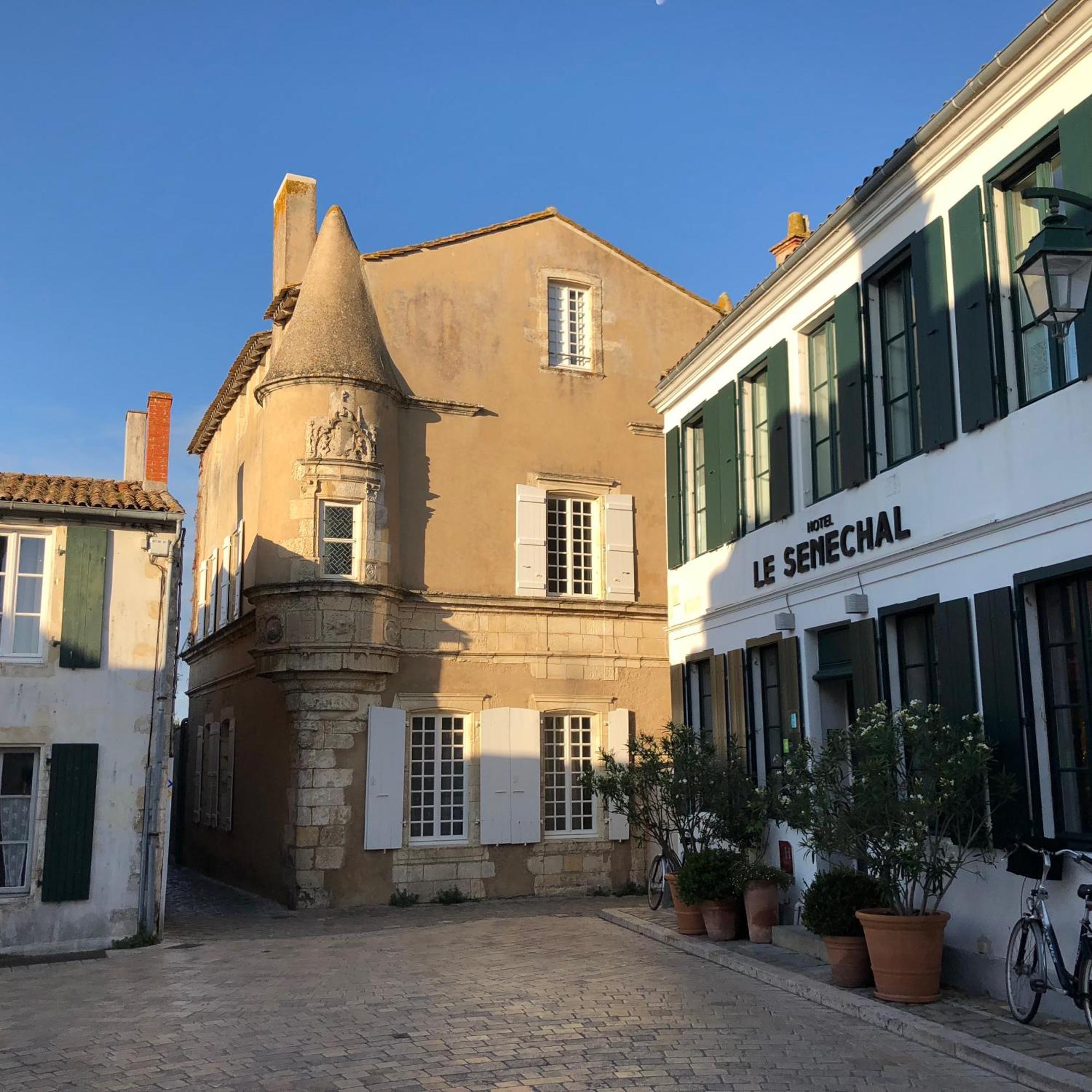 Hôtel Le Sénéchal Ars-en-Ré Exterior foto